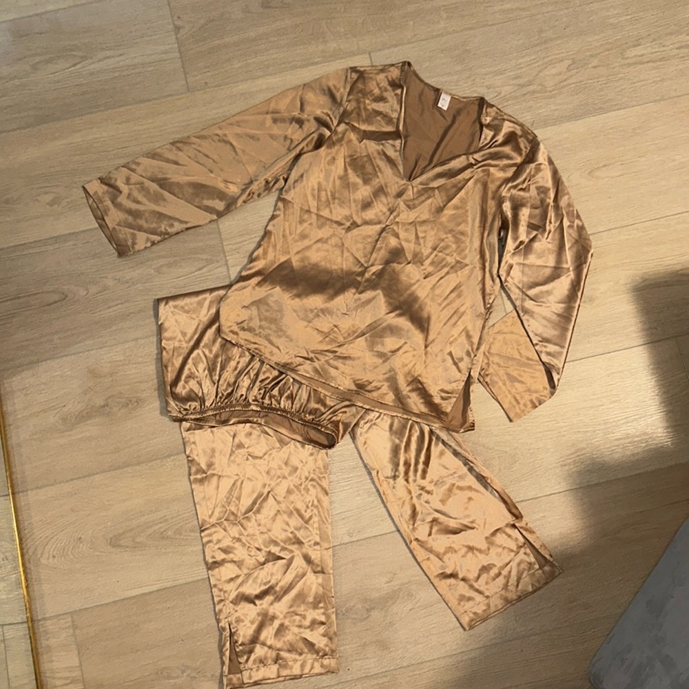 NEW Vintage Victoria’s Secret silk like pj set beautiful